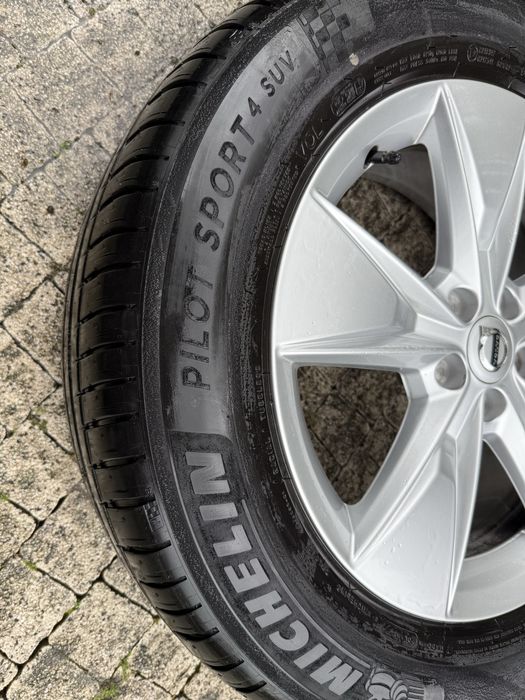 Volvo xc40 V60 xc60 alufelgi 18 kola opony 235/60 r18 Michelin