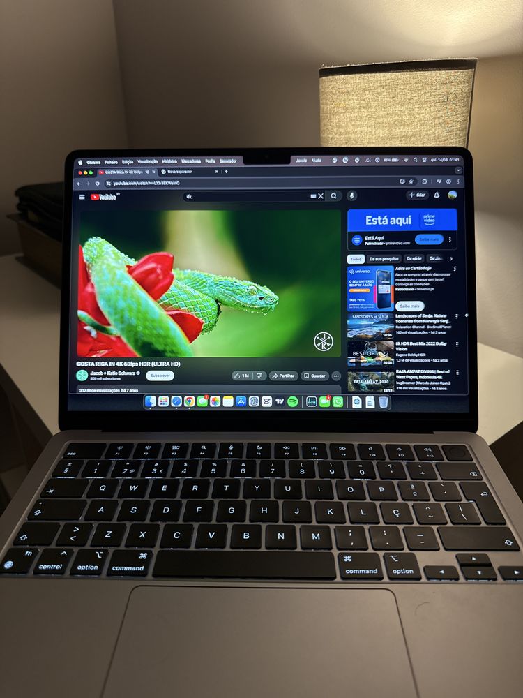 Macbook m3 com menos de um ano de uso