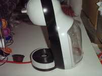 Mini Me ekspres na kapsułki Dolce Gusto + stojak, 10 kaps.+ 1 wieloraz