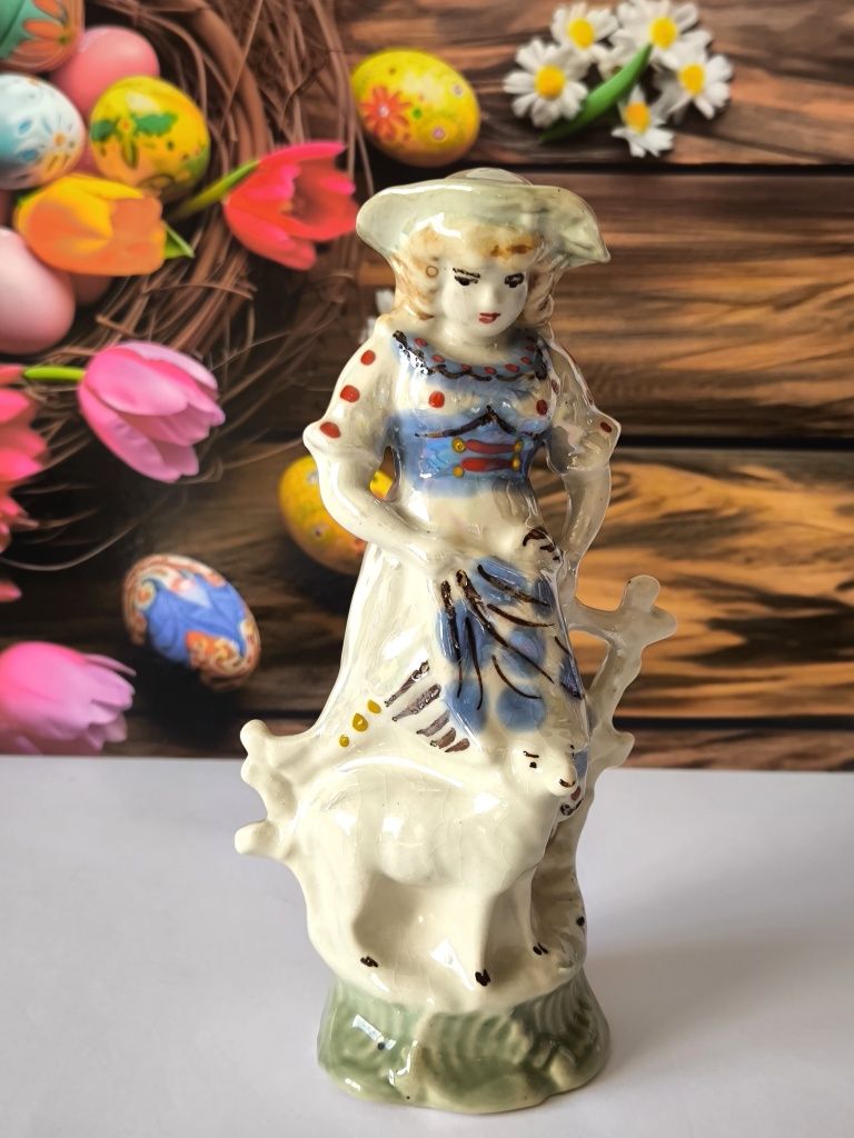 Figurka Dikolenko piękna stara porcelana