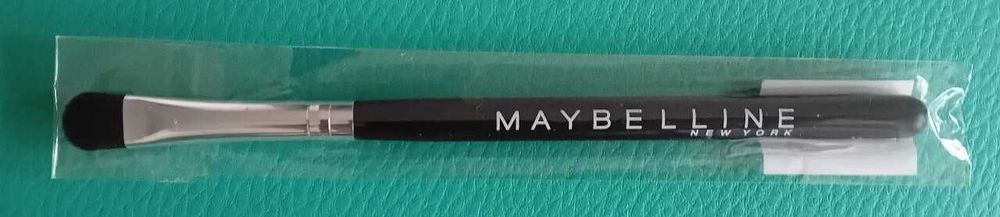 Maybelline - pędzel płaski cienki, do korektora/cieni