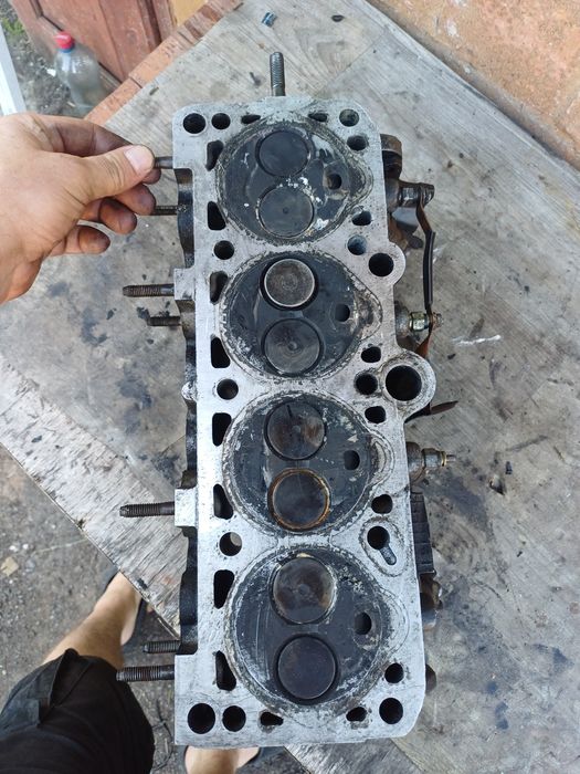 Audi 80 Volkswagen T-2-3 Golf 2-3 Passat b-3-4 1.6 ГБЦ головка блока
