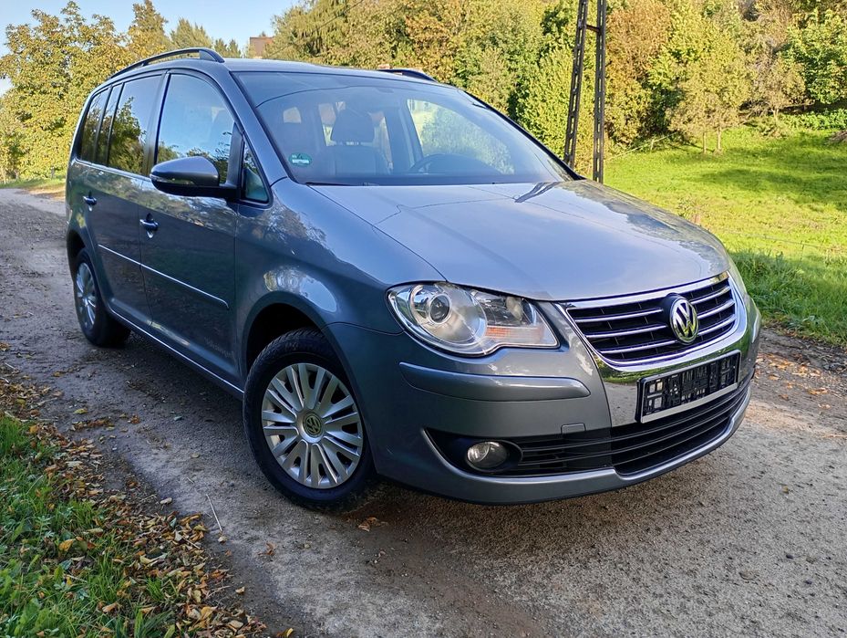 VW Touran 2010 2.0 TDI 140 KM BMM. 7 osobowy
