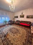 Продається трикімнатна квартира
