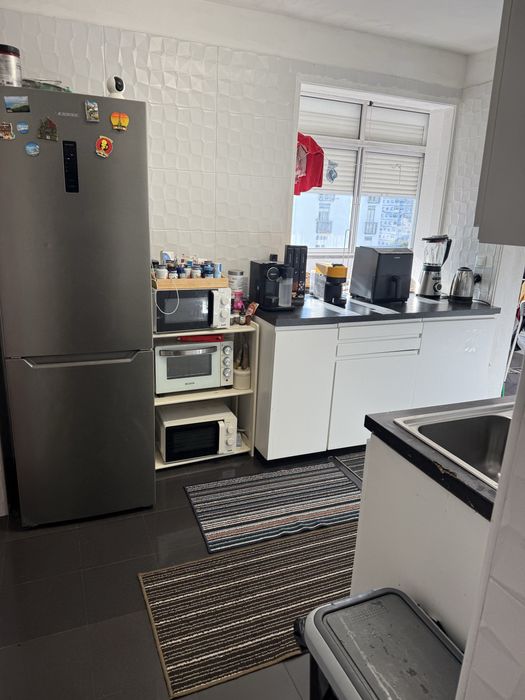 Quarto em um apartamento familiar . 500 para casal 400 para pessoa so.