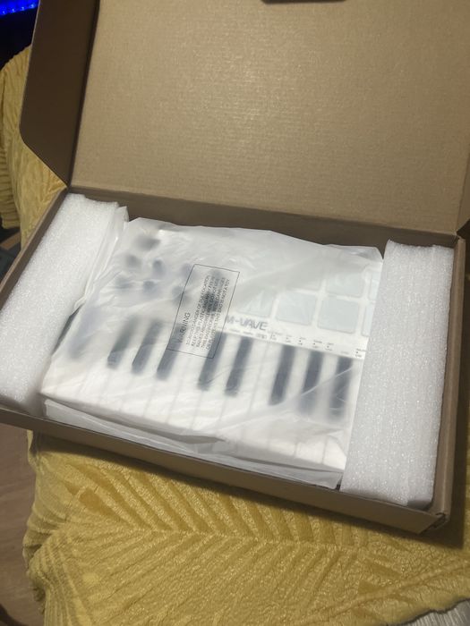 PIANO SMK - 25 M - VAVE  como novo usado pouquissimas vezes