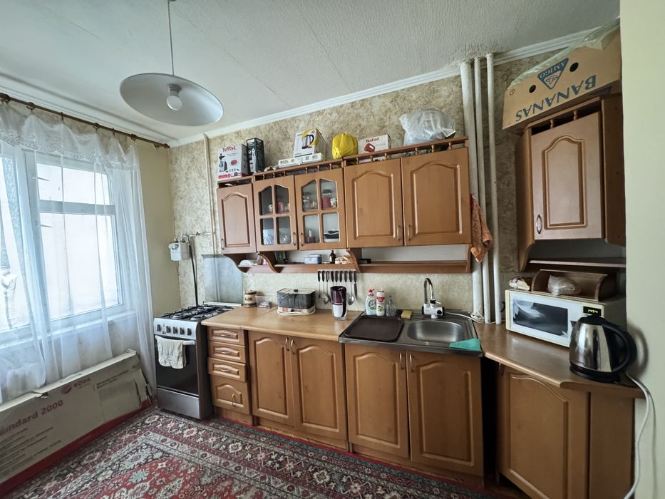 Продам 3-х кімнатну квартиру по вул. Чорних Запорожців /Новус