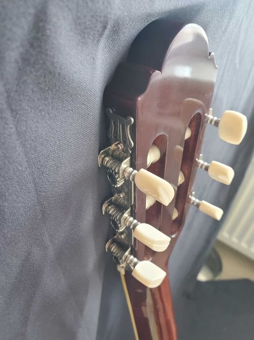 класична бордова гітара 4/4 нова нейлонові струни