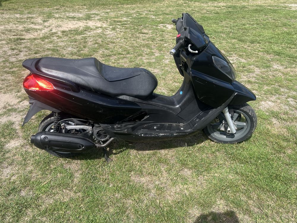 Piaggio x7 125.