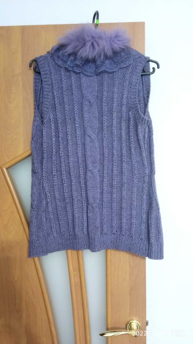 Жилет в'язаний з хутром