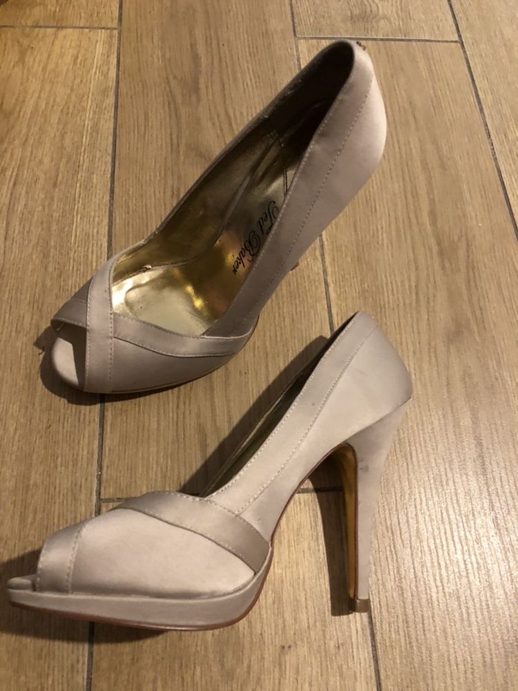 Nowe szpilki TED Baker beżowe- r. 38