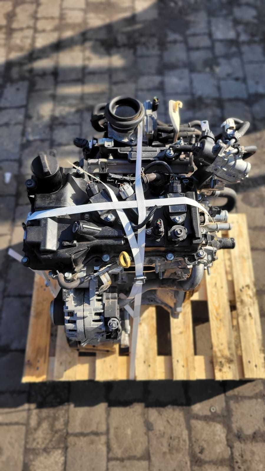 SILNIK KOMPLETNY TOYOTA peugeot citroen  1.0 VVT-I  1KR-y52   1Kr-b52
