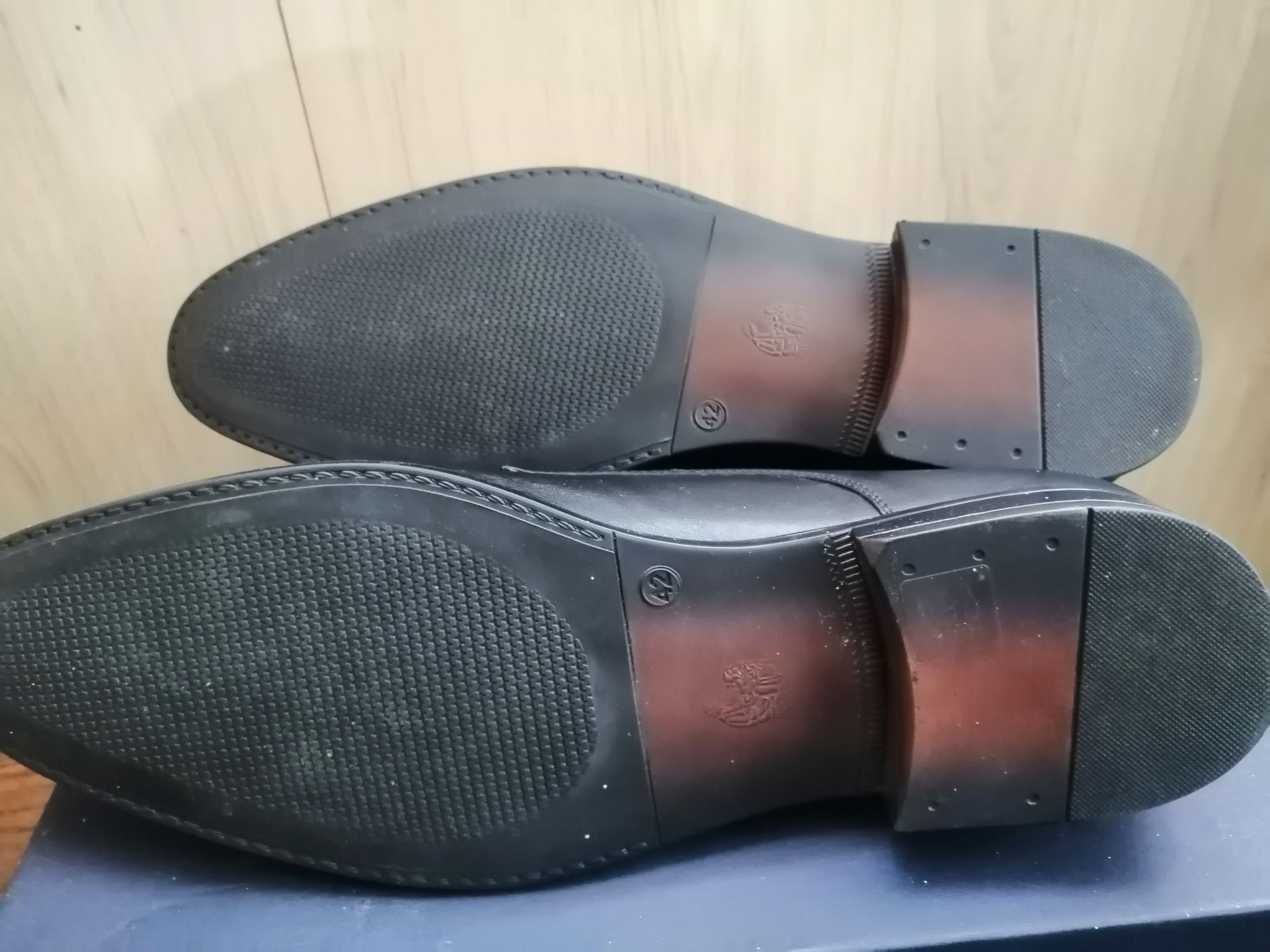 Продам чоловічі шкіряні туфлі