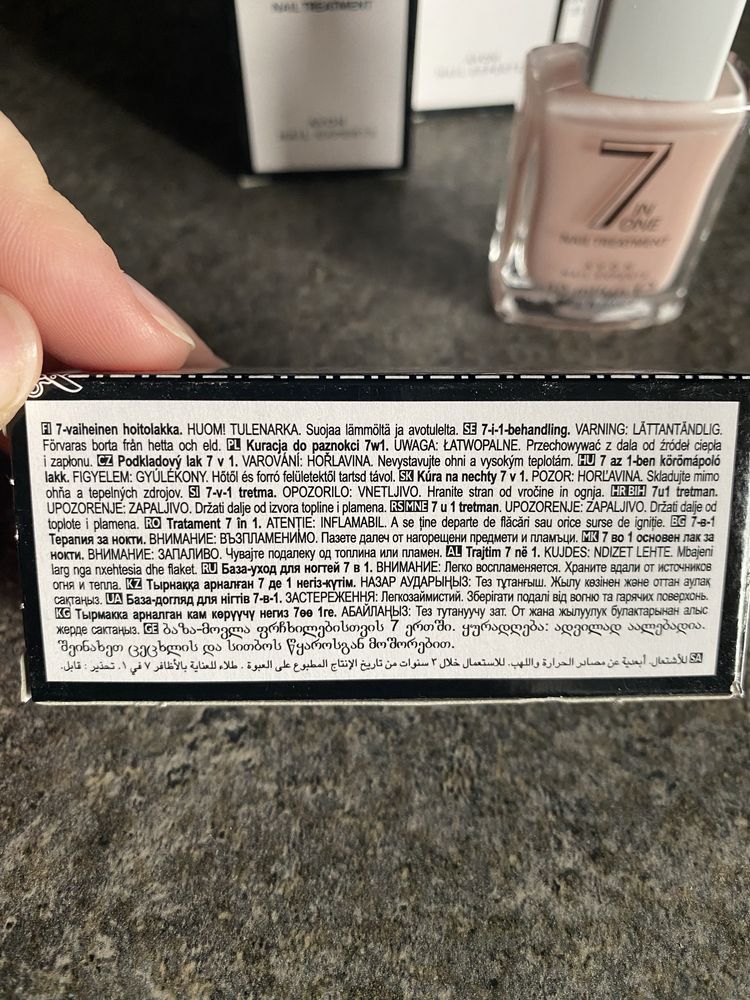 Avon odzywka do paznokci 7w 1