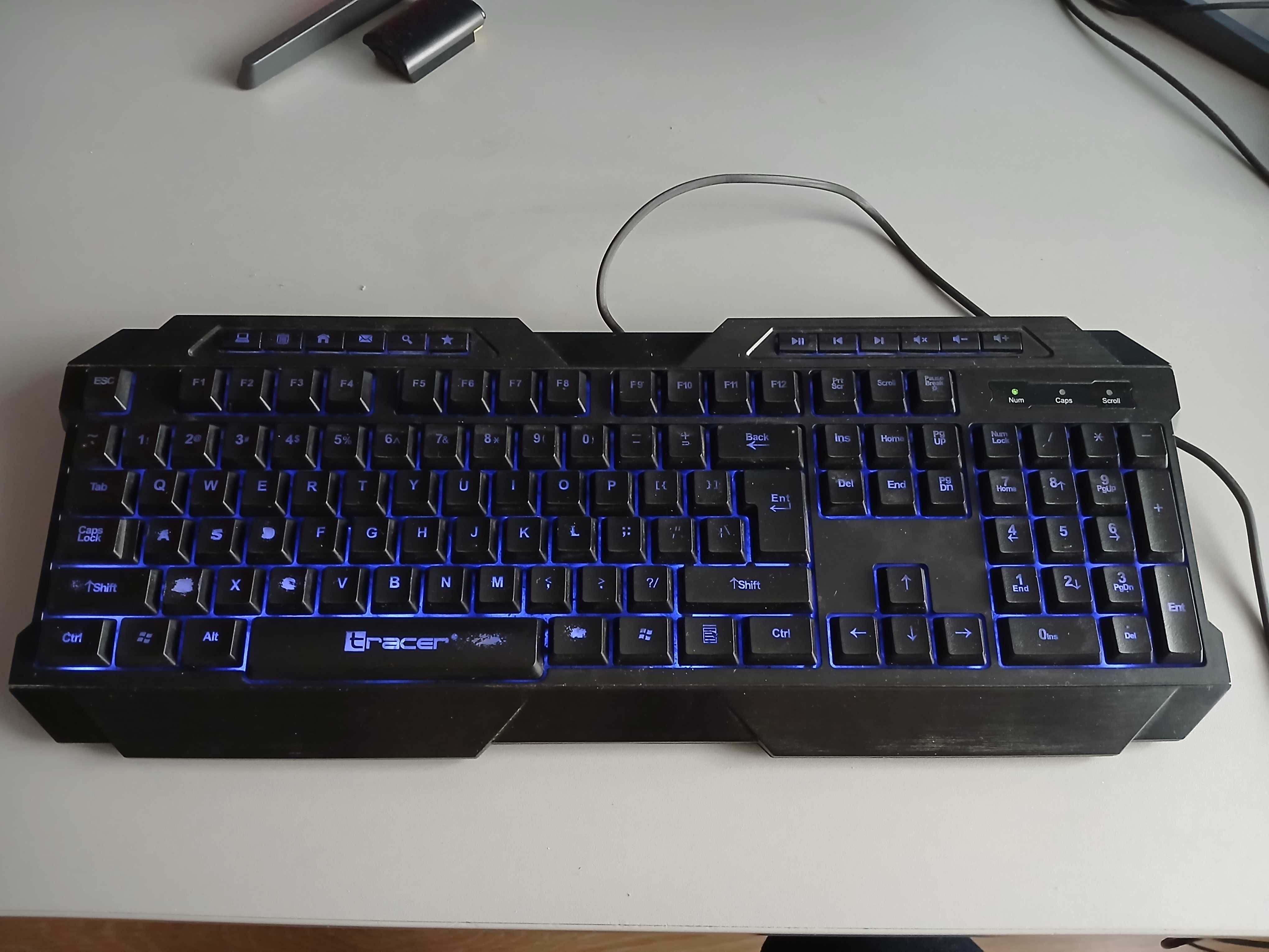Zestaw 4 używanych klawiatur
