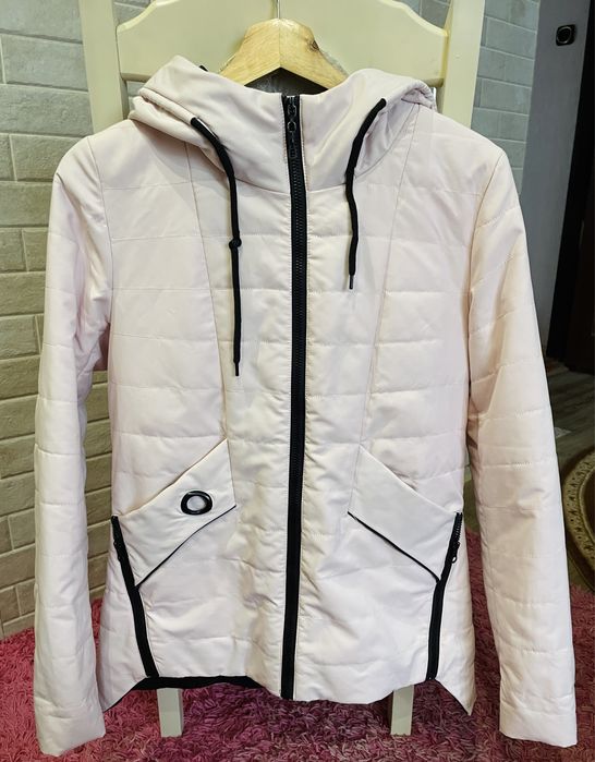 Продам жіночу куртку