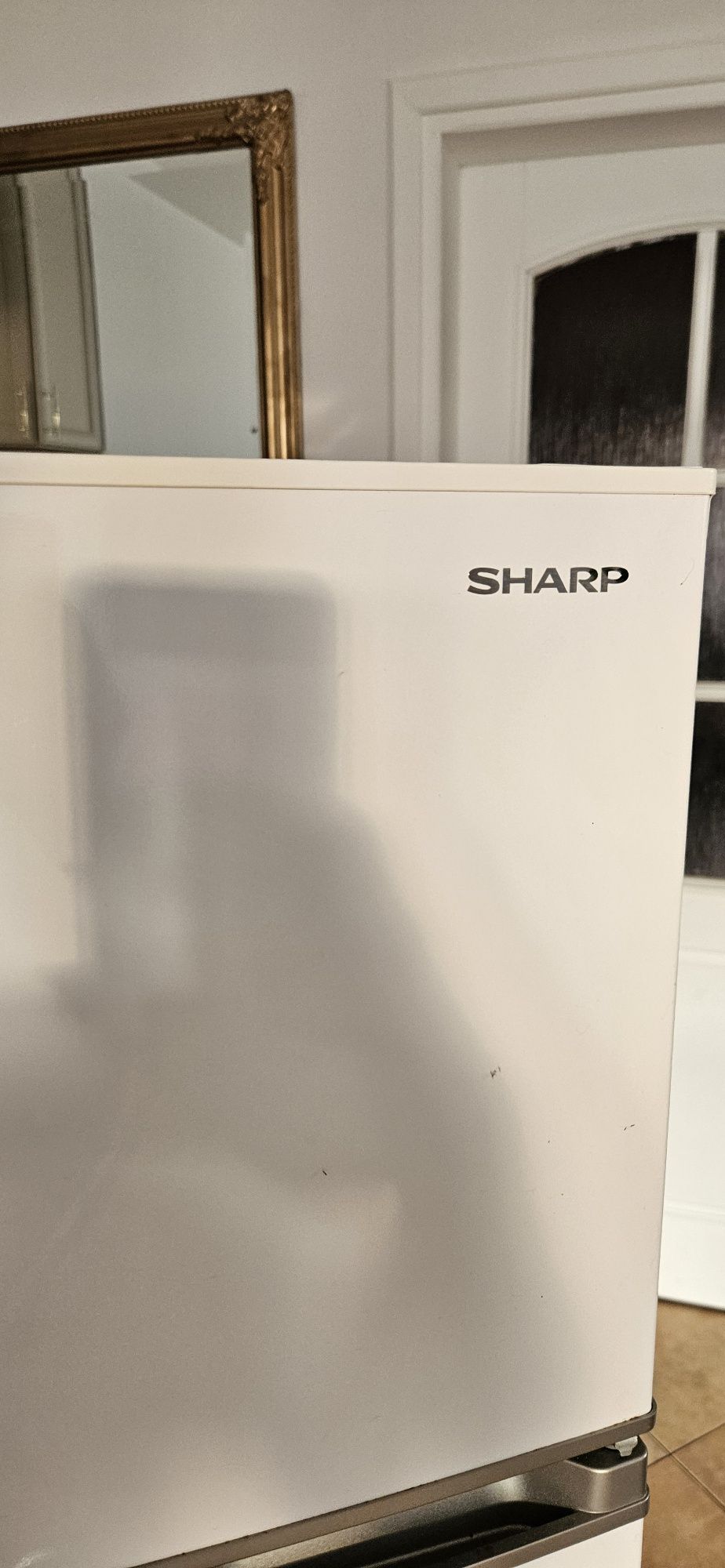 Lodówka sharp biała