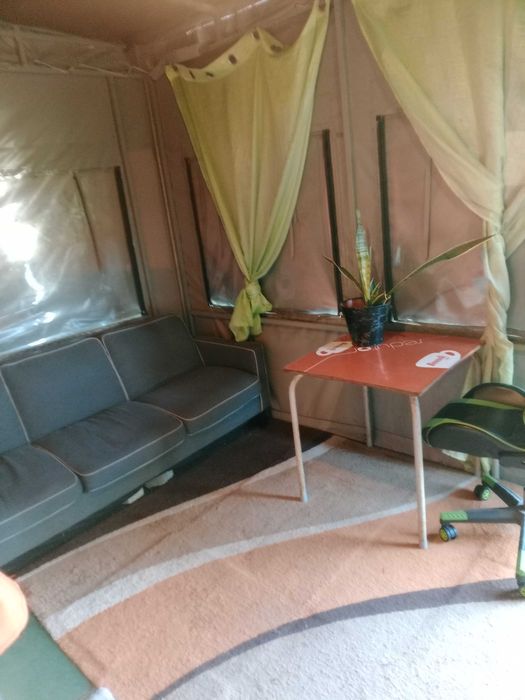 Caravan fixa com tenda
