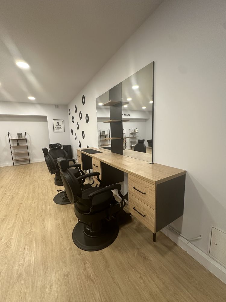 Móvel Barberia com dois lugares c/ espelhos