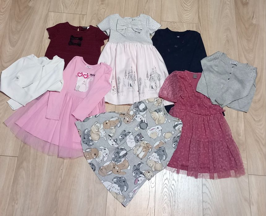 Zestaw sukienek i sweterków dla dziewczynki rozmiar 110-116 cm