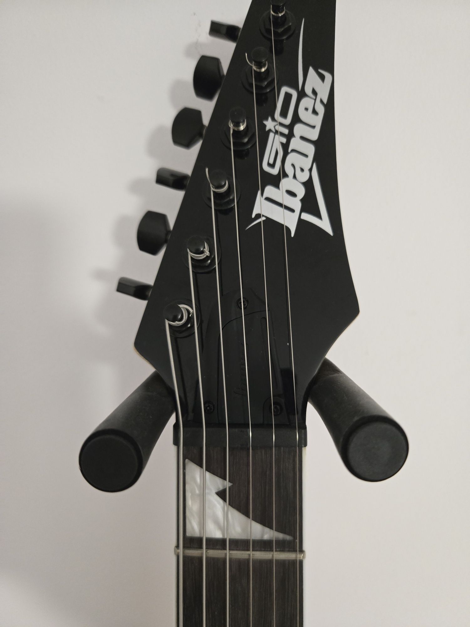 Sprzedam gitarę elektryczną Ibanez grg 121 czarny