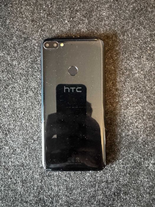 Atrapa telefonu HTC desire 12+
