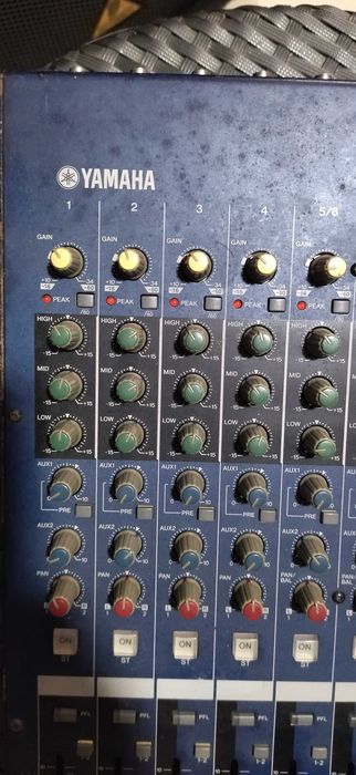 Mesa de som Yamaha