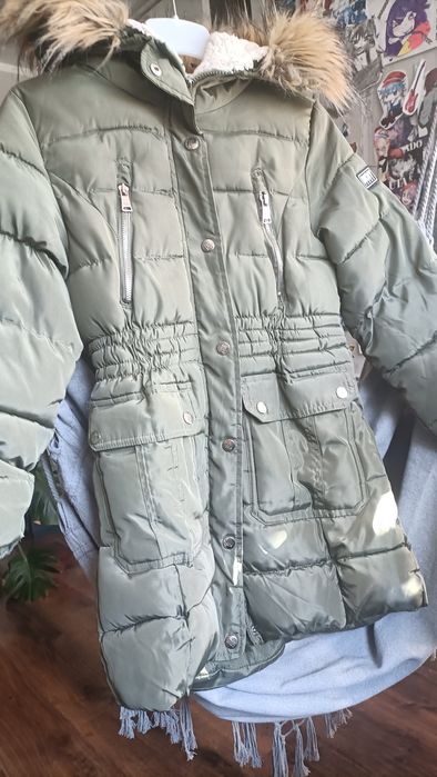 Kurtka zimowa dla dziewczynki DKNY stan bardzo dobry + czapka Brekka