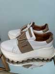 Adidasy skechersy Carinii