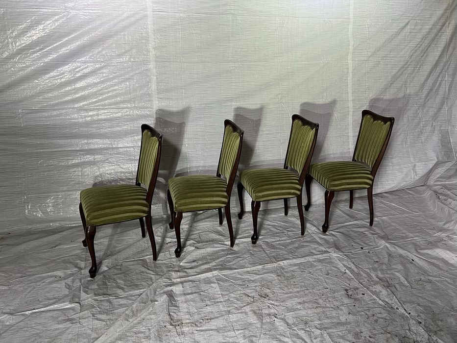 Komplet krzeseł stylowych