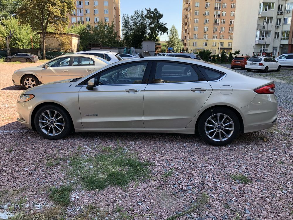 Аренда авто Ford Fusion Hybrid