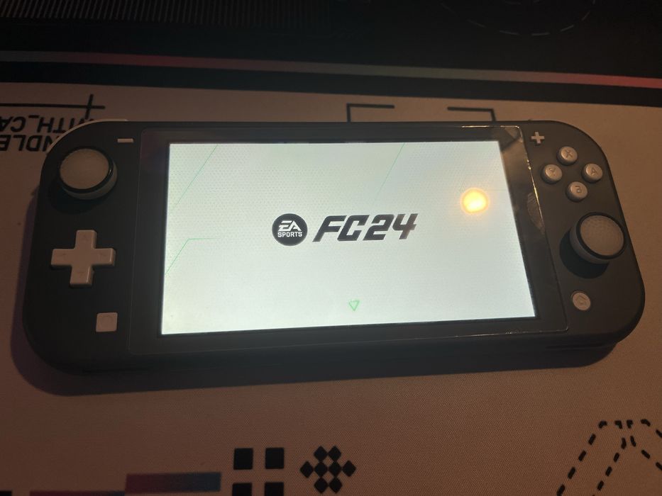 Продаю Nintendo Switch Lite