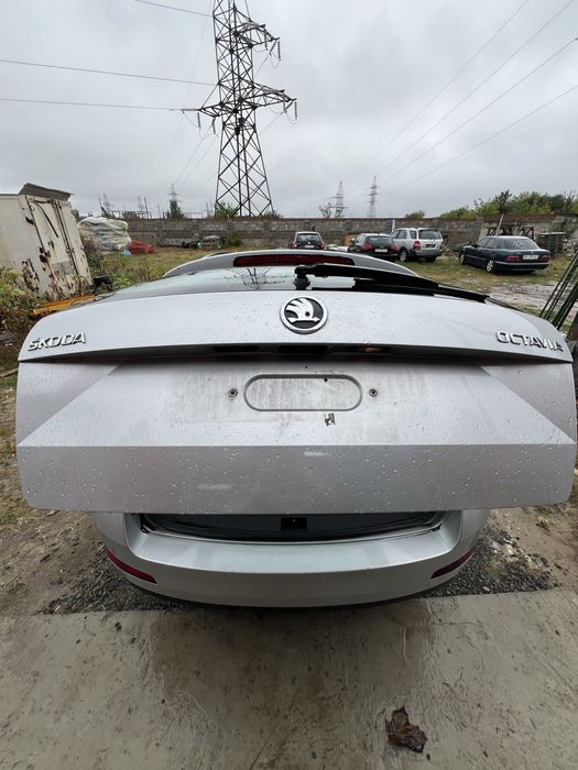 Ляда кришка багажніка кляпа в кольорі LA7W універсал Шкода Октавія А7