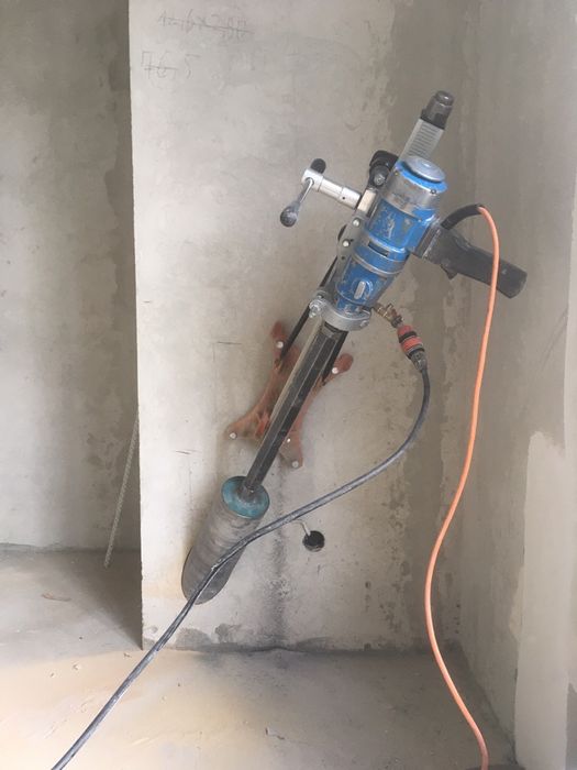 Алмазне свердління сверління буріння отворів