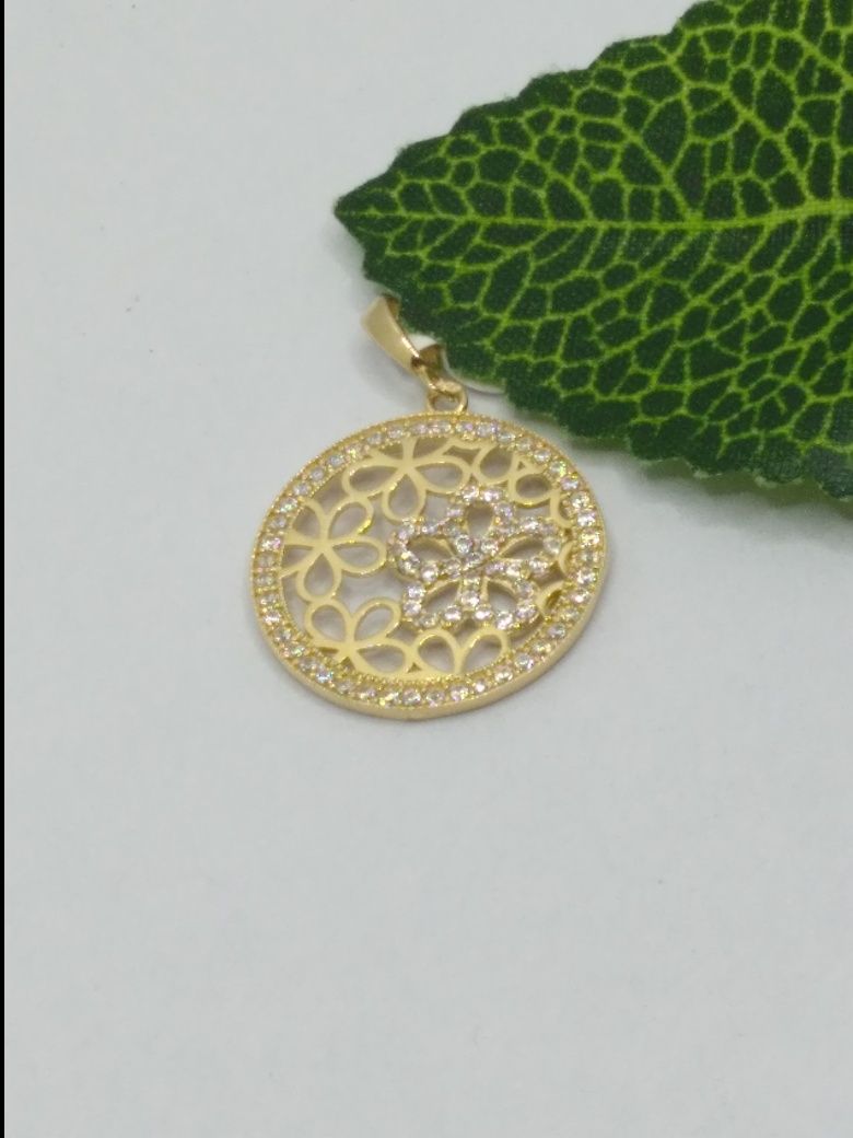 Złoty wisiorek okrągły kwiatki cyrkonie, złoto  585