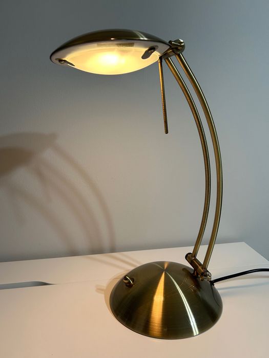 Lampa stołowa na biurko