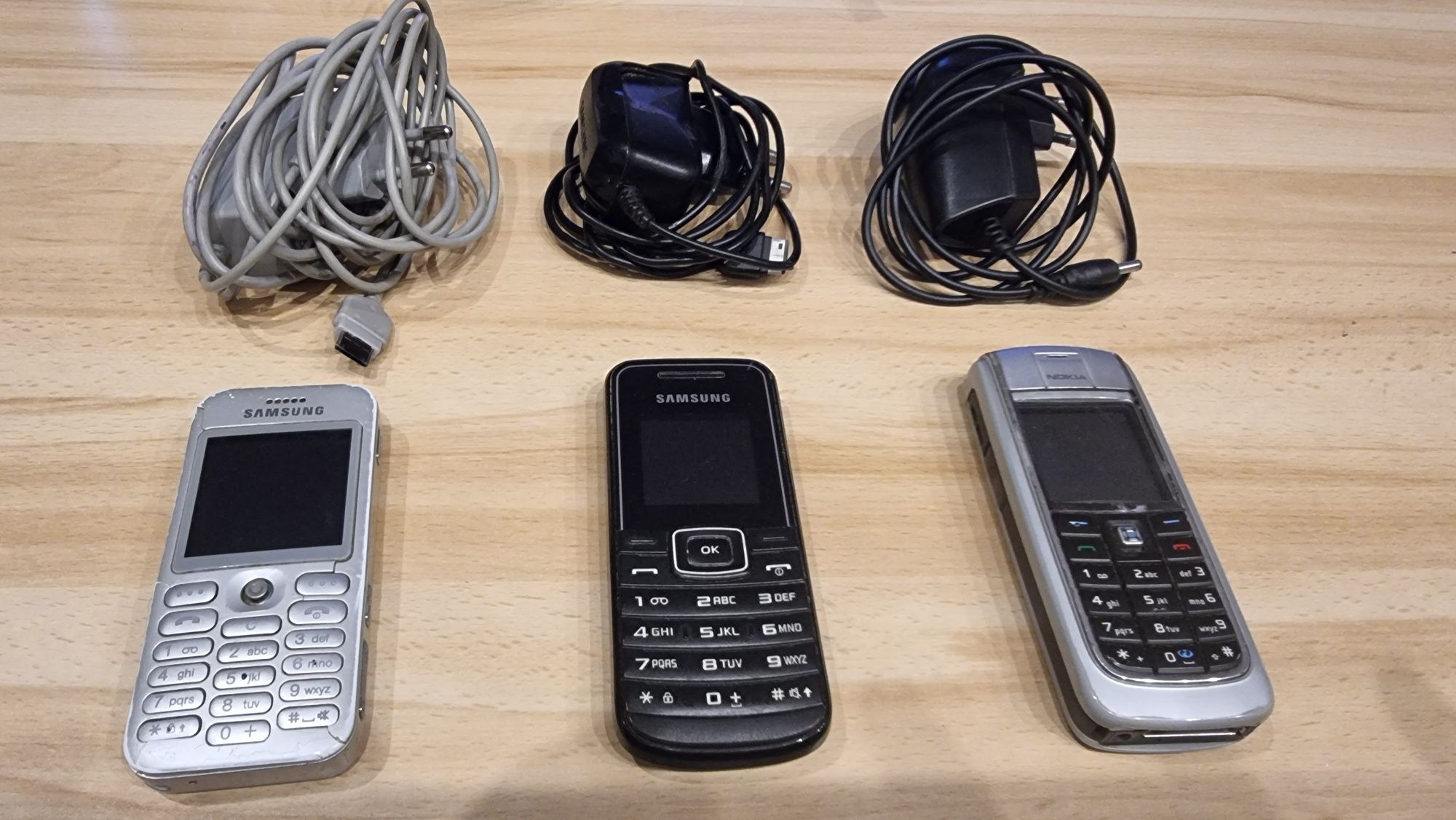 Samsung E590, Samsung GT-E1050, Nokia 6021 + ładowarki