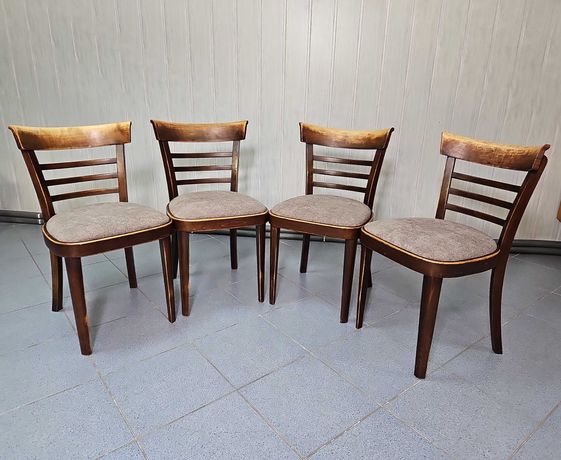 Zestaw 4 krzeseł sygnowanych Thonet, lata 50.