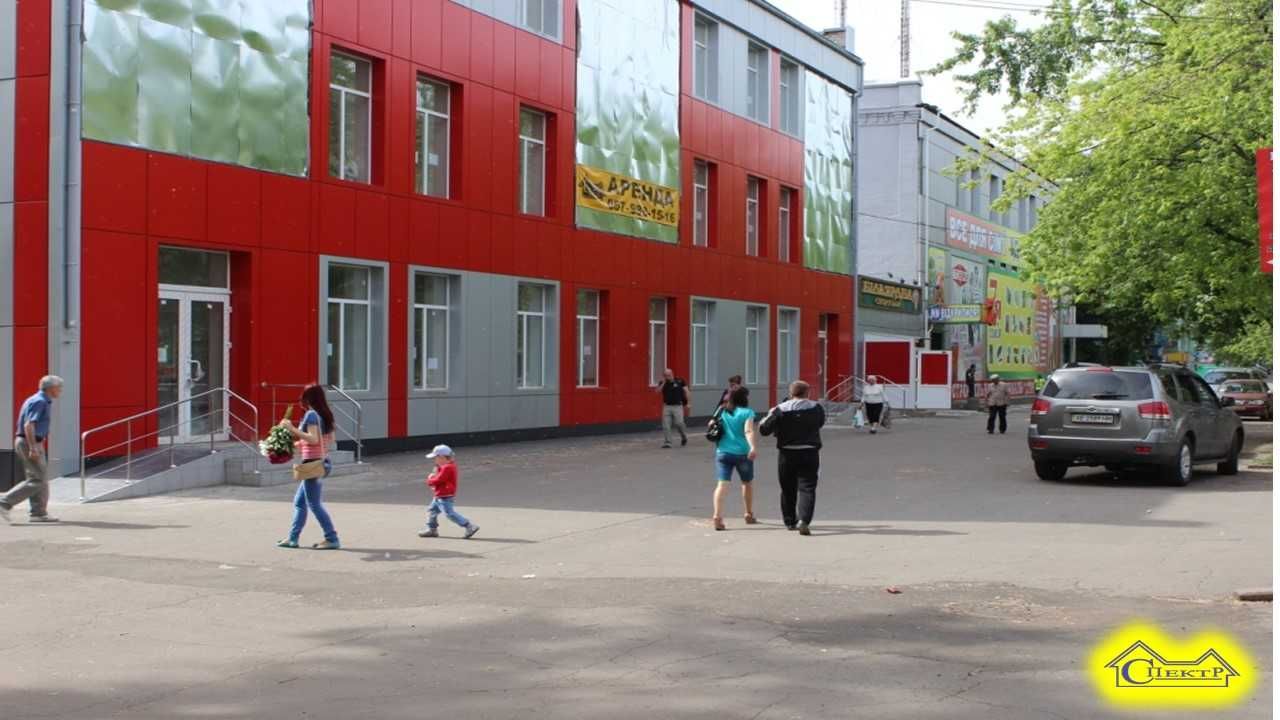 59кв.м. червона лінія 44квартал навпроти Варус та зупинка