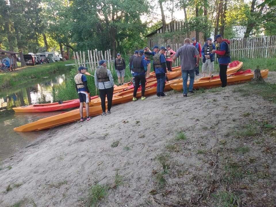 Spływy kajakowe Bąk , Kaszuby , Pole namiotowe , noclegi , wyżywienie