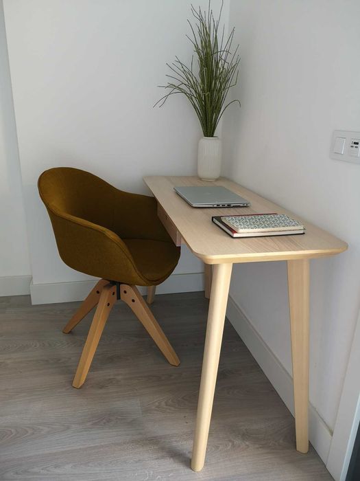 Secretária Lisabo - IKEA e/ou Cadeirão Quilda rotativo La redoute