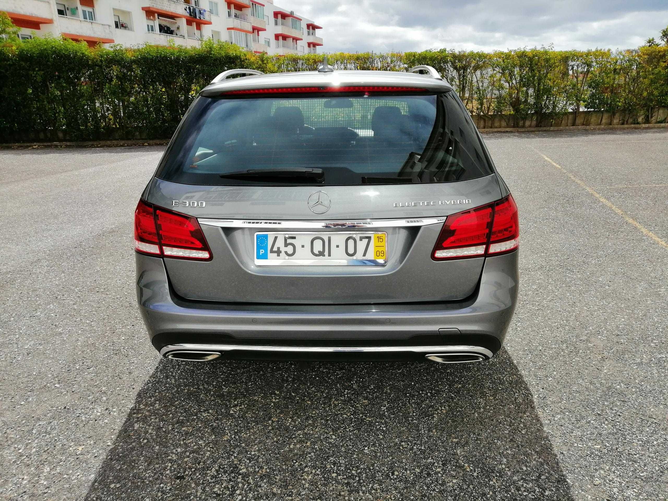 Mercedes E300 BLUETEC HYBRID EDITION E com apenas 127000 KM