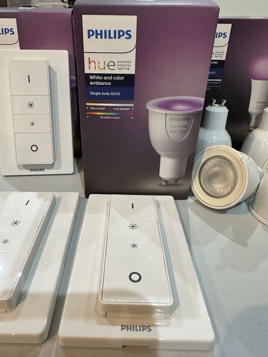 Kit Philips HUE com vários acessórios