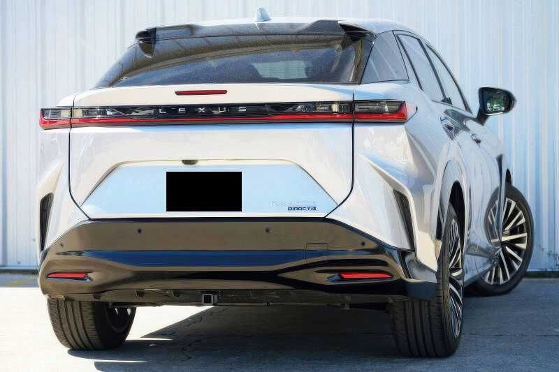 2023 Lexus RZ 450e Luxury