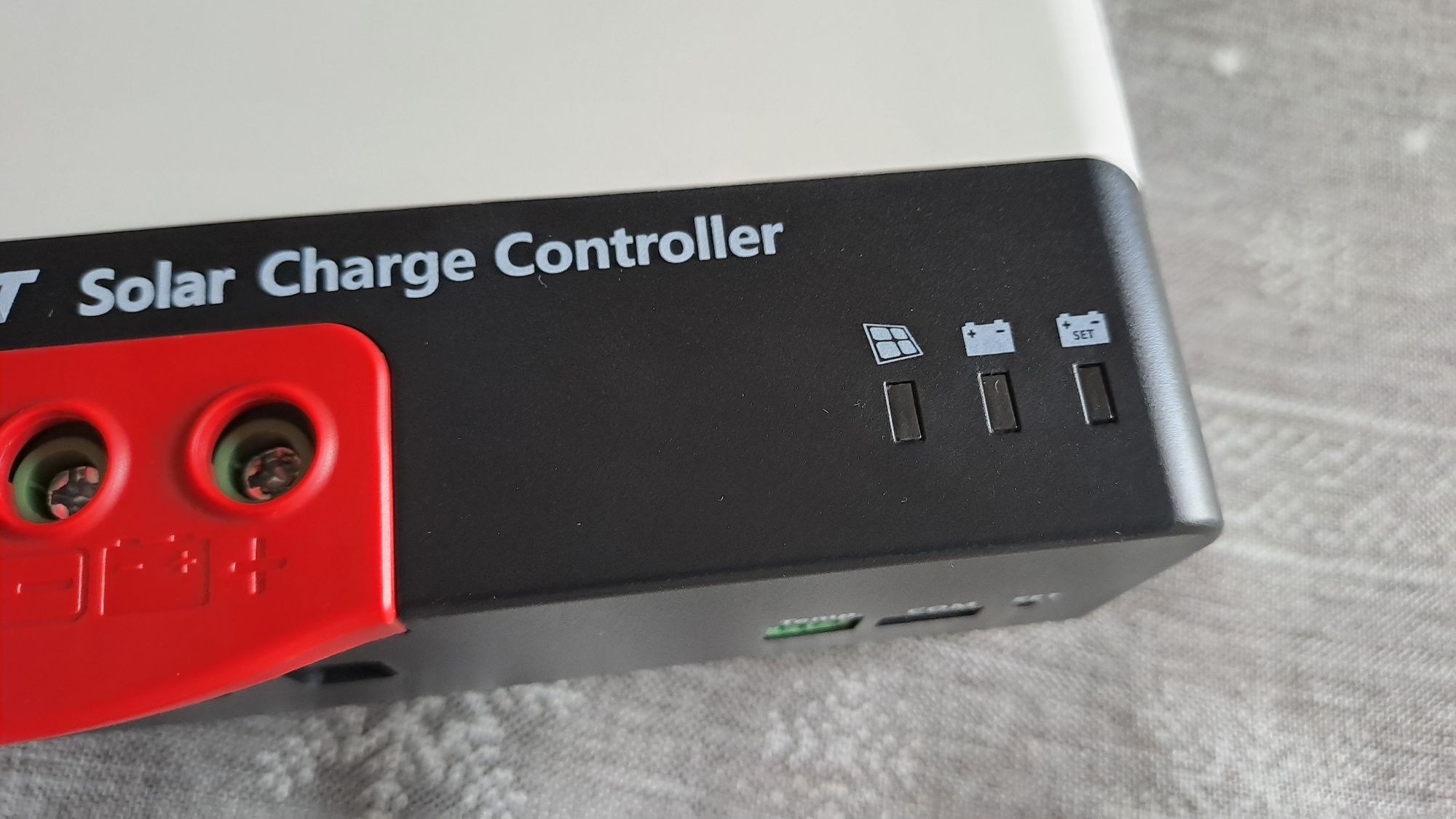 Regulator Ładowania Słonecznego ABS + PC 50A 100V  marki VEVOR