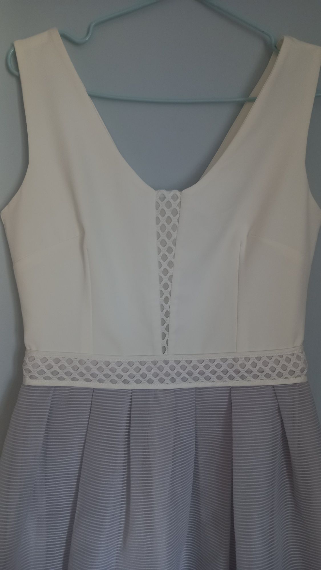 Elegancka sukienka