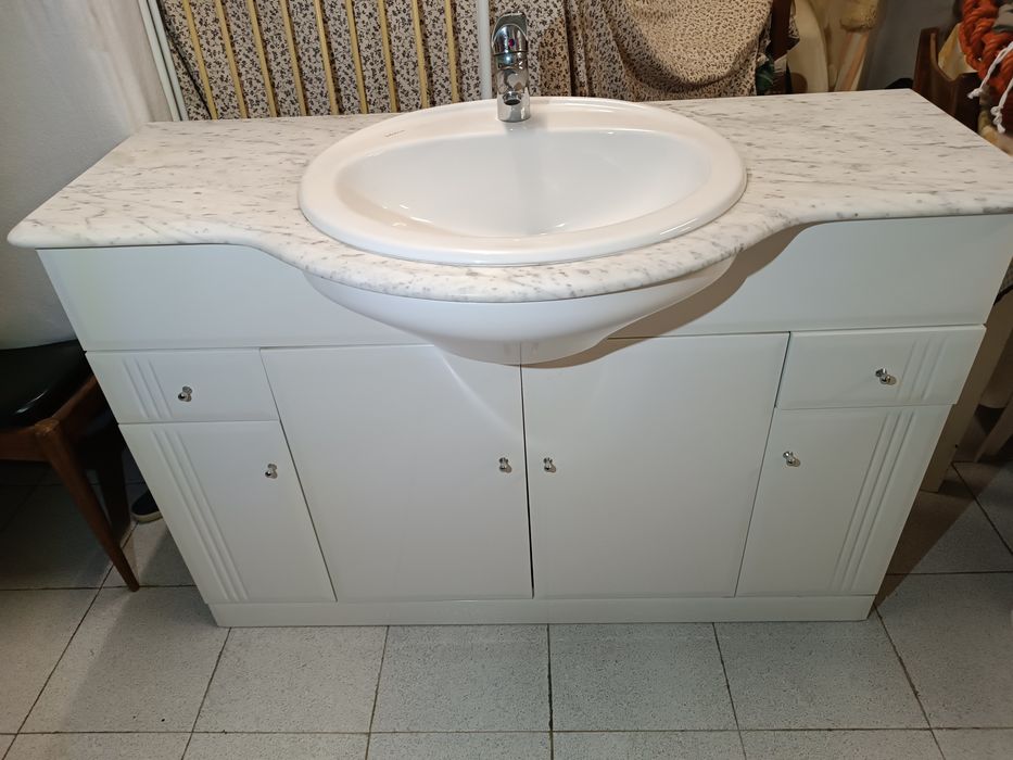 Móvel de casa de banho