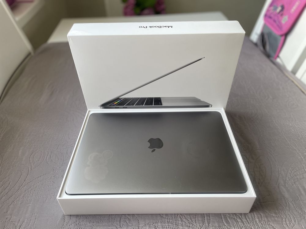 Apple MacBook Pro 13.3 2017 touchbar 3.1Ghz i5 8/256 обмін iphone торг