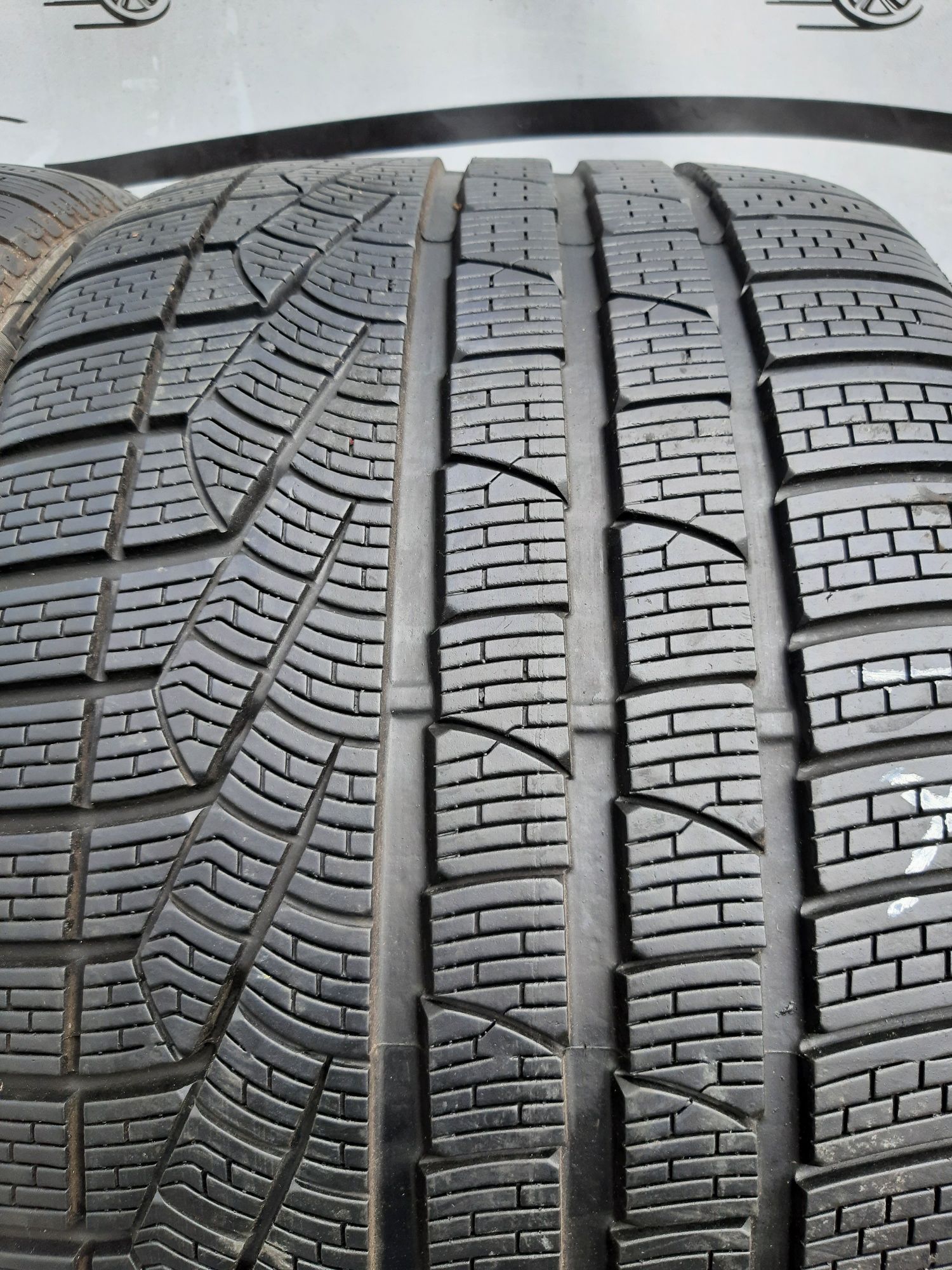 2x 295/30r19 100V Pirelli Sottozero 240 Serie II