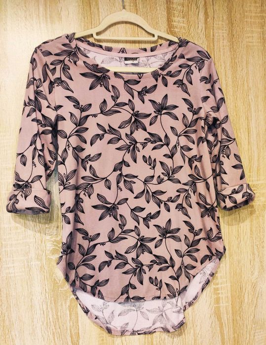 Różowa milutka bluzka rękaw 3/4 S liście